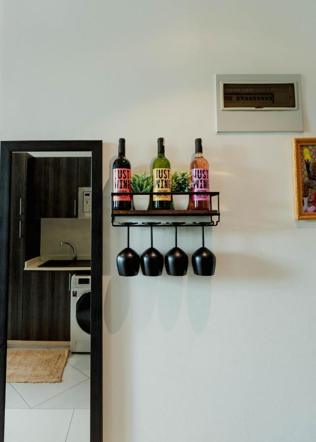 Enjoy Luxury Studio W/Pool @Embassy Gardens Аккра Екстер'єр фото